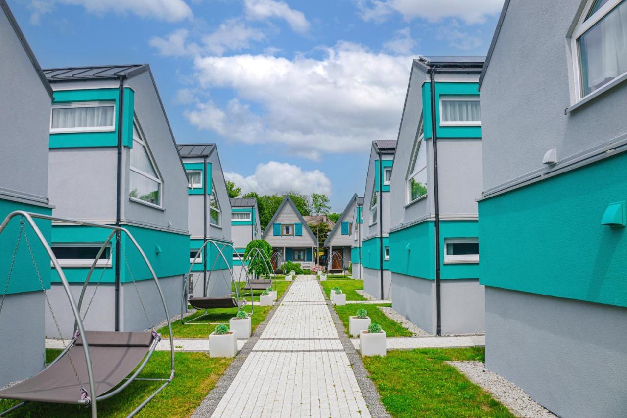 Osrodek Sea Star Premium Hotel Sarbinowo Exterior photo