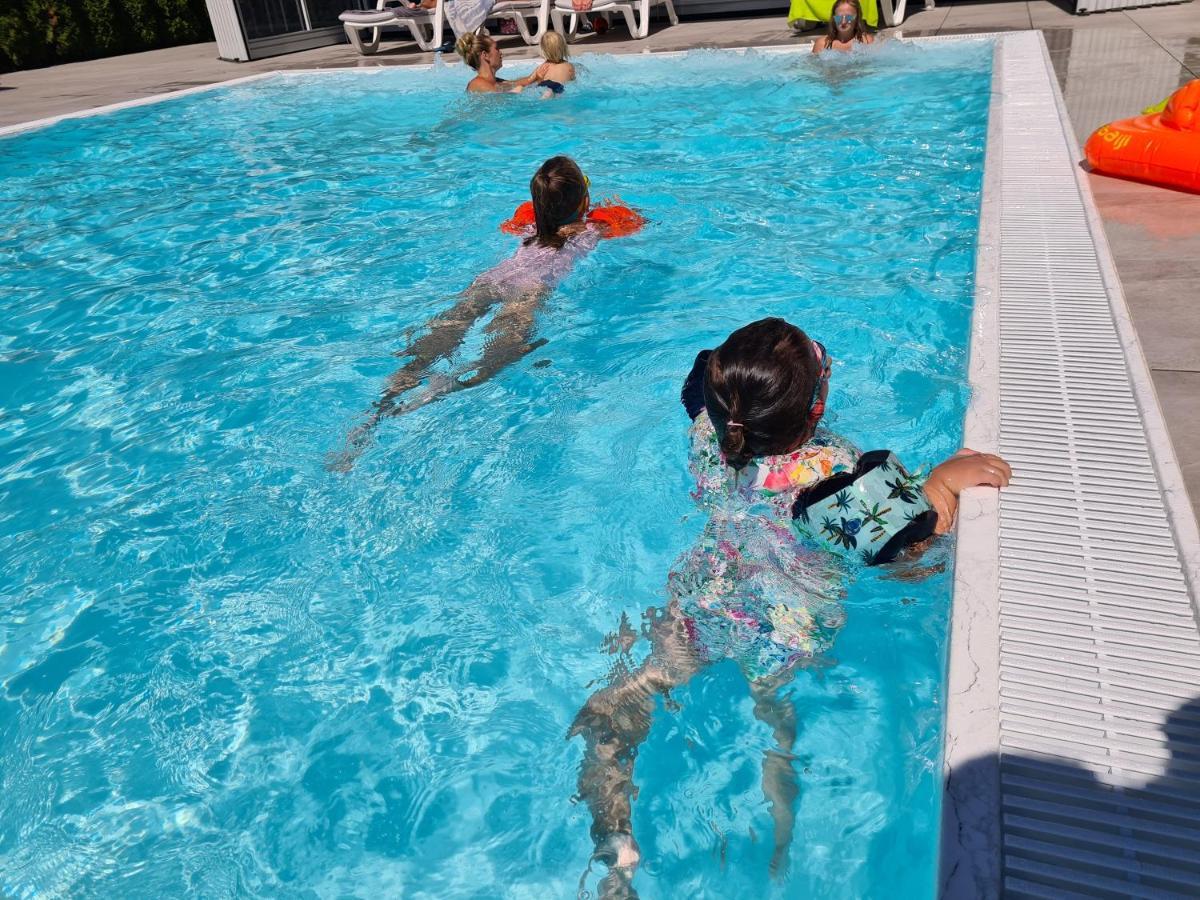 Osrodek Sea Star Premium Hotel Sarbinowo Exterior photo