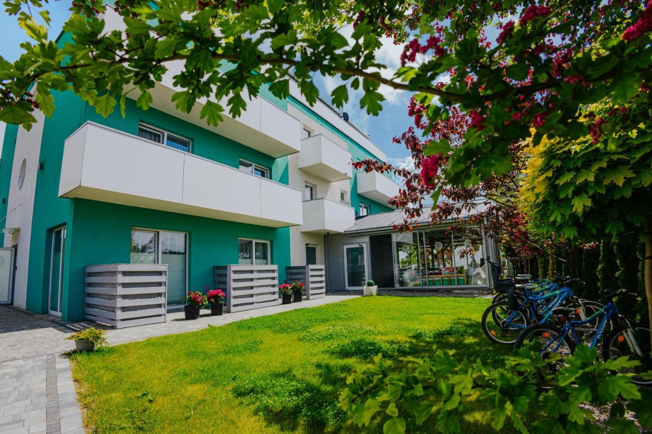 Osrodek Sea Star Premium Hotel Sarbinowo Exterior photo