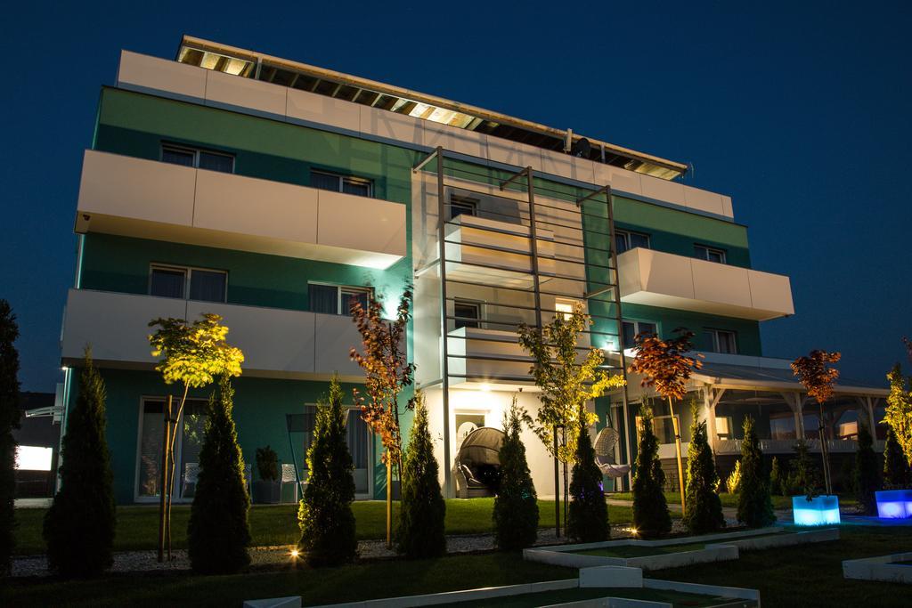 Osrodek Sea Star Premium Hotel Sarbinowo Exterior photo